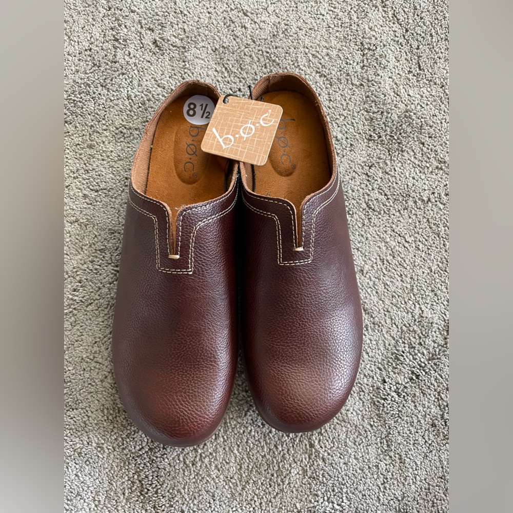 NWT Boc Leather Brown Slip On Loafers Size 8.5